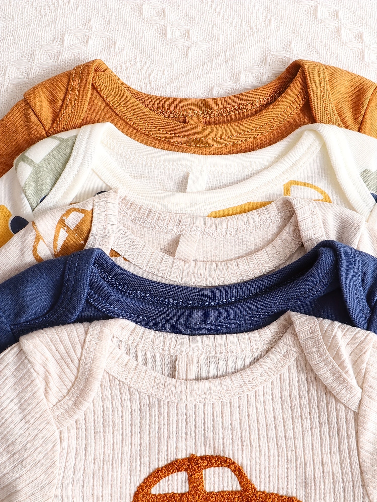 Kit Body Bebê – 5 Peças de Manga Longa com Estampa de Carrinhos