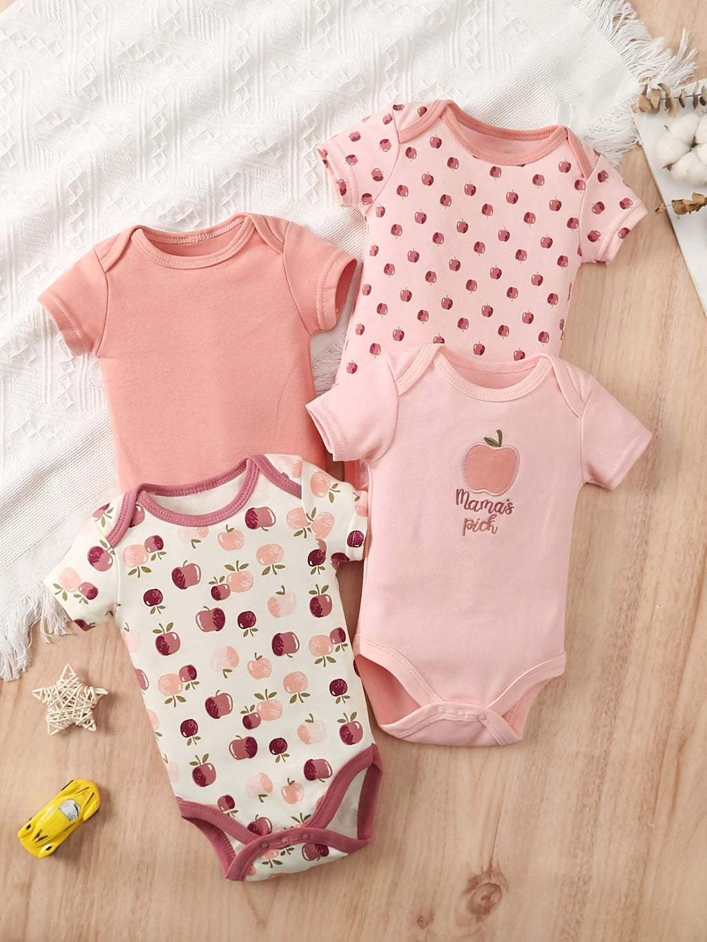 Kit Body Bebê Apple Orchard – 4 Peças em Algodão com Estampa de Maçã