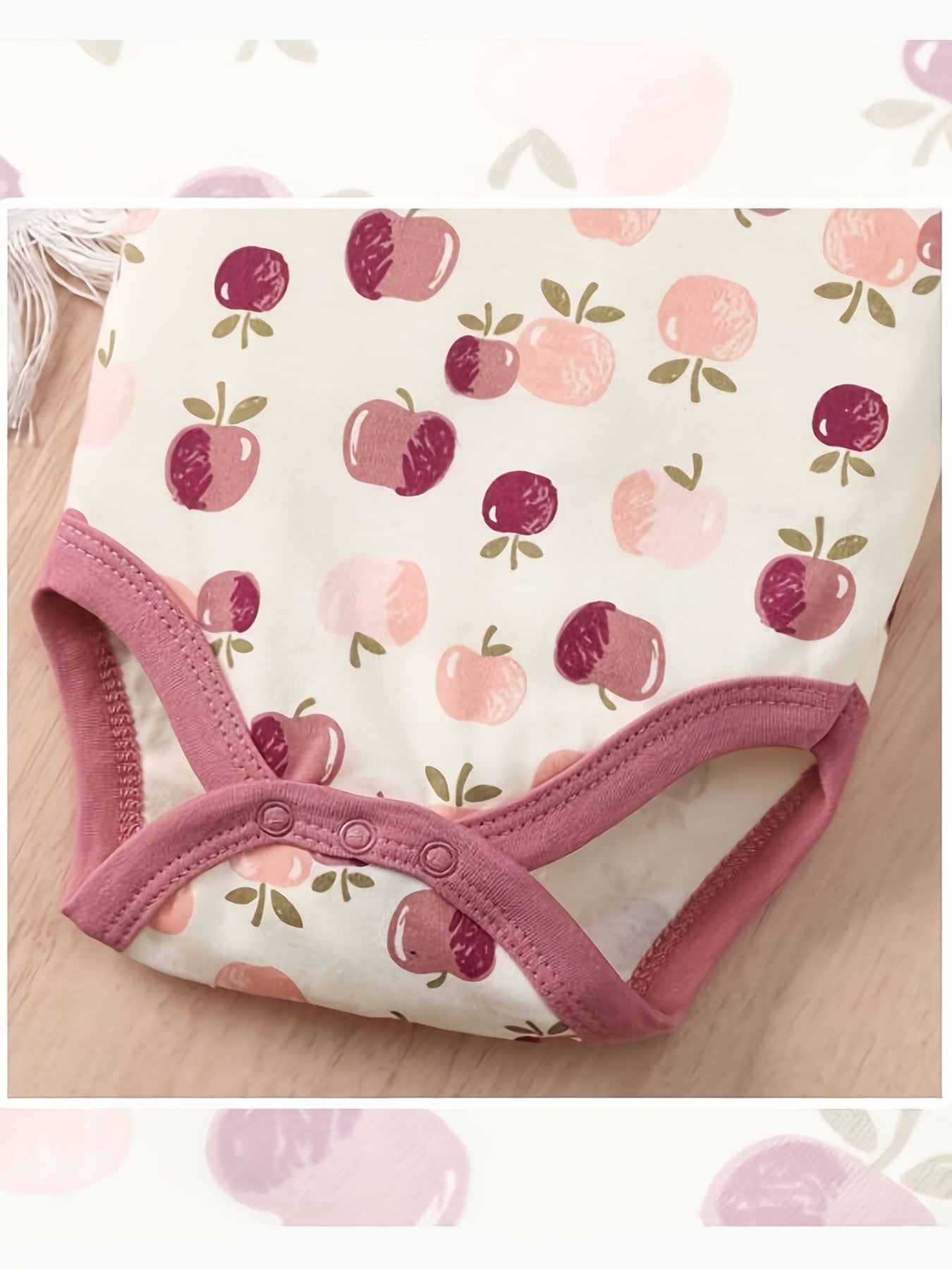 Kit Body Bebê Apple Orchard – 4 Peças em Algodão com Estampa de Maçã