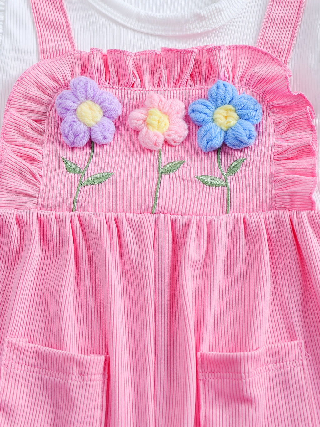 Conjunto Bebê Blossom – Body Floral de Manga Curta com Chapéu