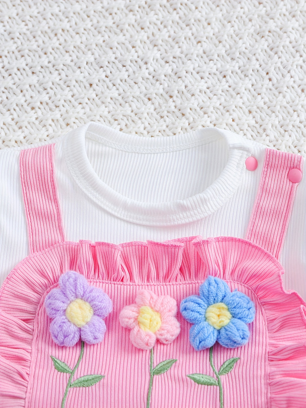 Conjunto Bebê Blossom – Body Floral de Manga Curta com Chapéu