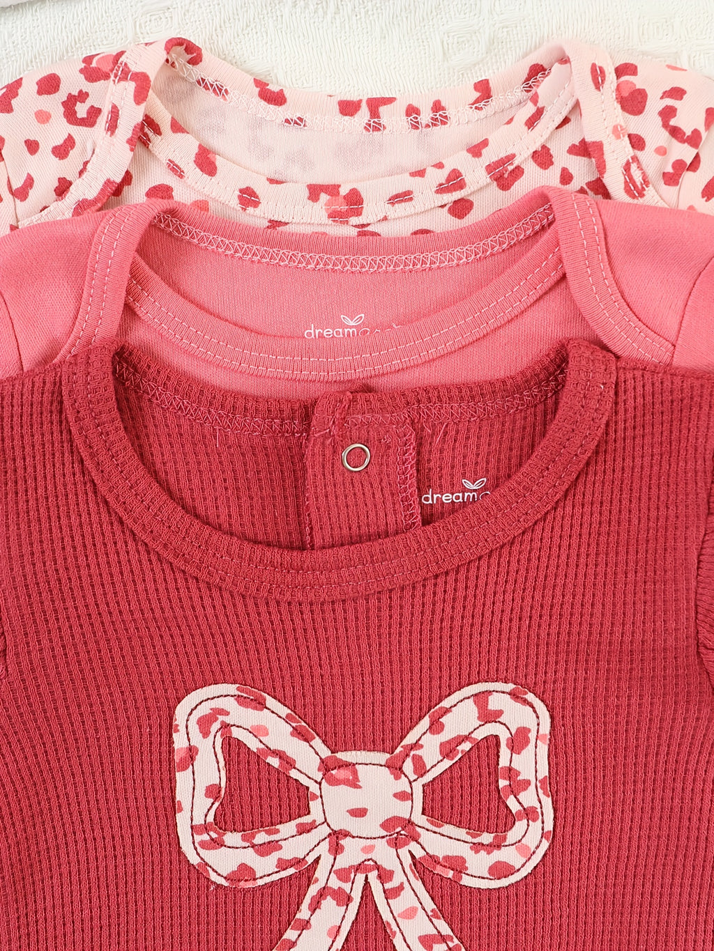 Conjunto Bebê Cozy – Kit 3 Peças com Body Tricotado e Detalhes em Renda