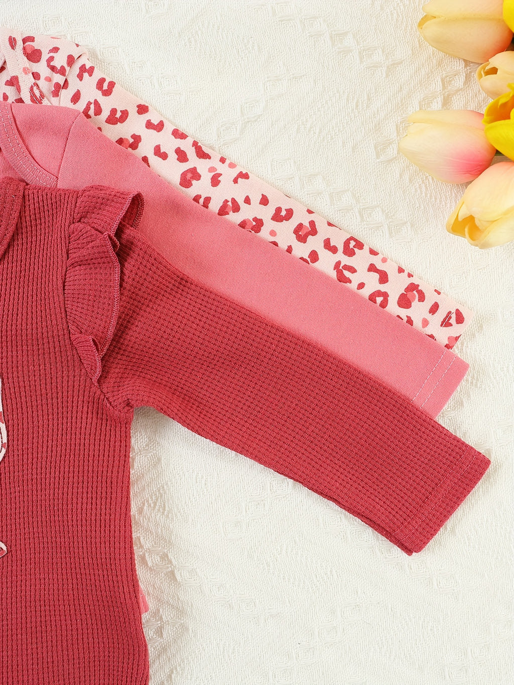 Conjunto Bebê Cozy – Kit 3 Peças com Body Tricotado e Detalhes em Renda