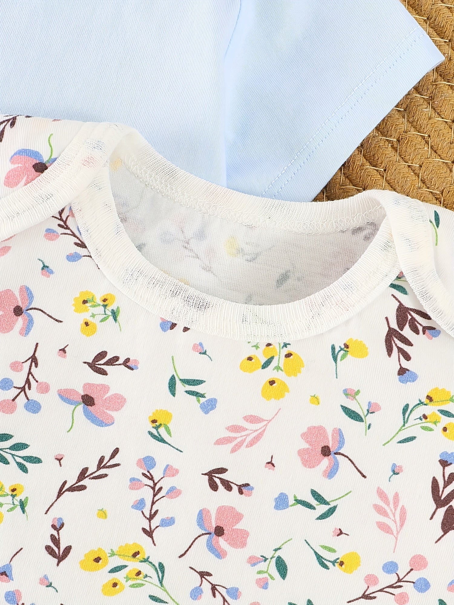 Kit Body Bebê – 5 Peças de Manga Curta com Estampas Divertidas