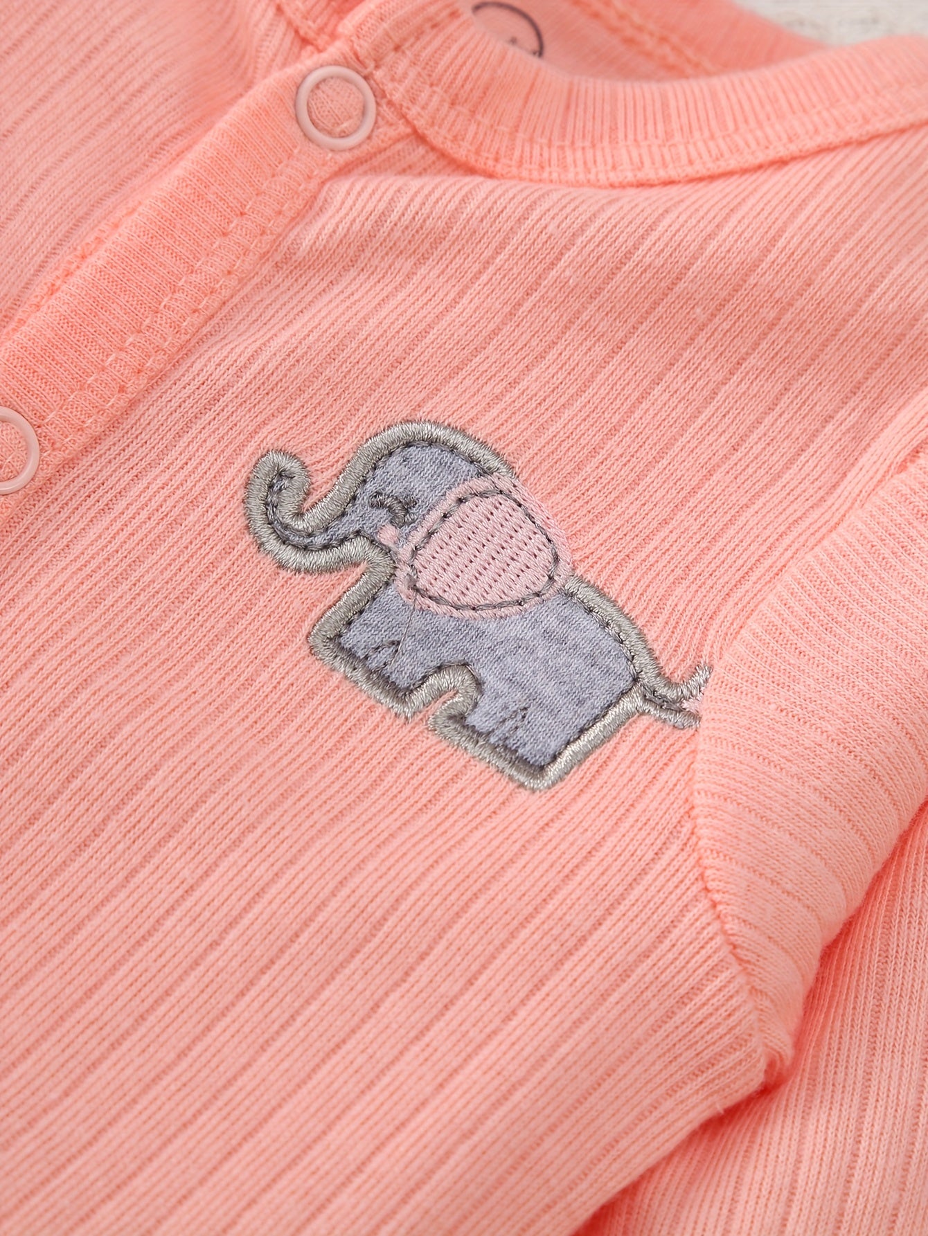 Kit Body Curto Bebê – 3 Peças em Tons Pastel com Estampas Adoráveis