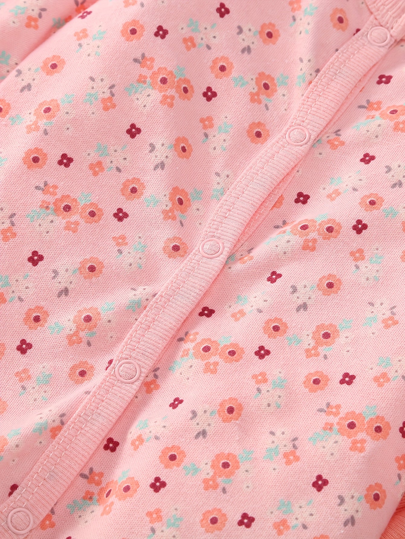 Kit Body Curto Bebê – 3 Peças em Tons Pastel com Estampas Adoráveis