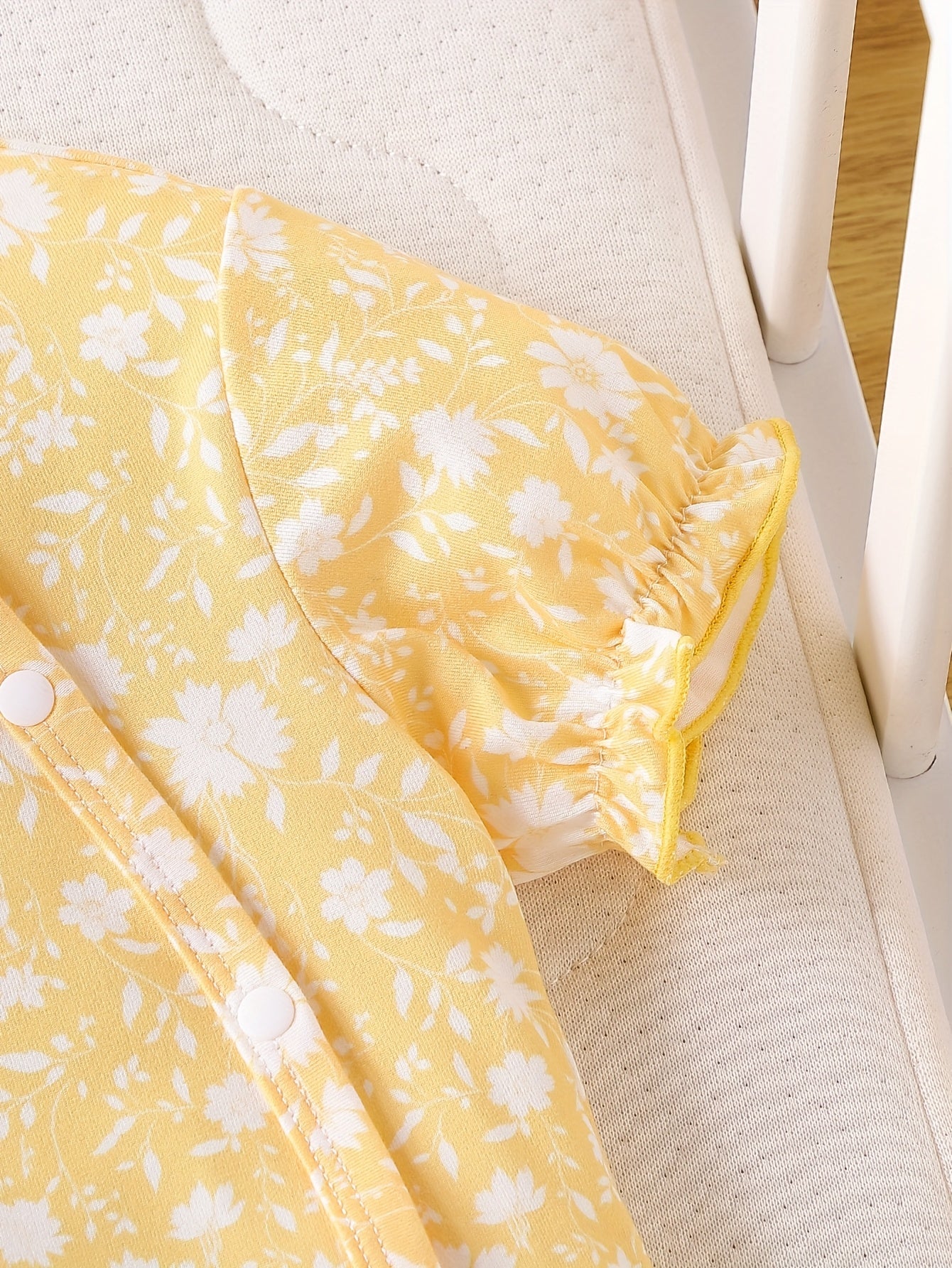 Conjunto Cami Floral – Blusa Regata com Laço de Cabelo