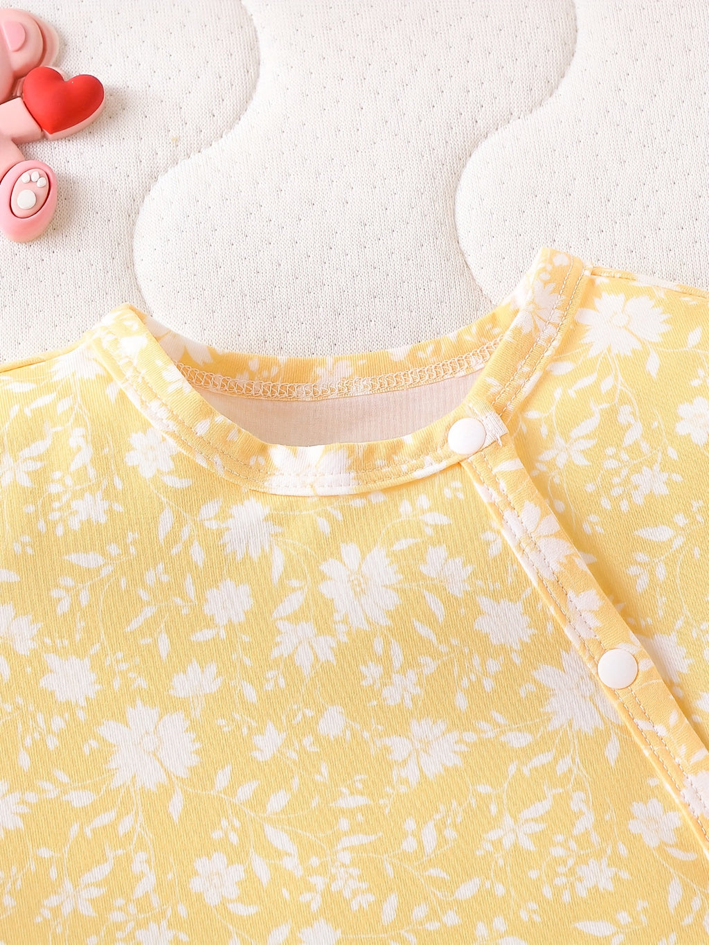 Conjunto Cami Floral – Blusa Regata com Laço de Cabelo